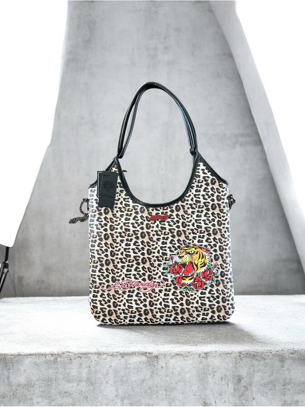 Women’s Ed Hardy Shoulder Tote Nwt